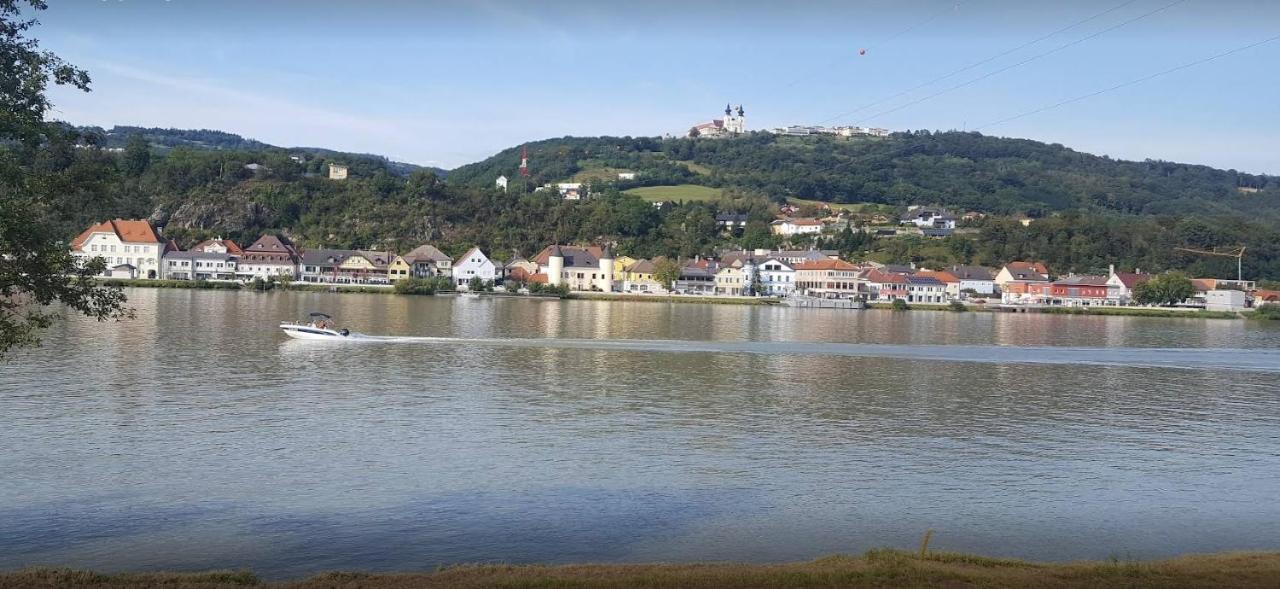 Wohnung an der Donau Krumnussbaum Exterior foto