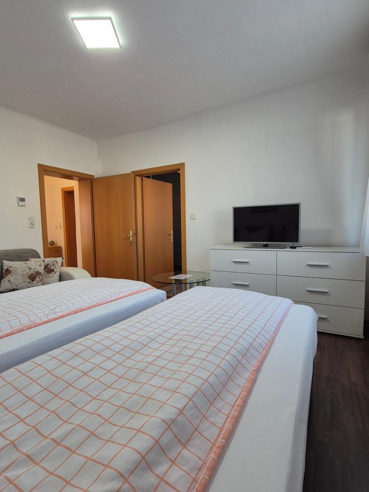 Wohnung an der Donau Krumnussbaum Exterior foto